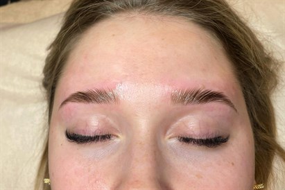 Perfektas uzacis – korekcija, krāsošana un laminēšana Rīgas centrā