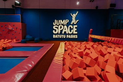 Pilnas dienas izklaide “Jump Space” batutu parkā