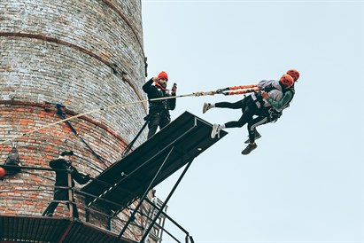 “Ropejumping” dāvanu karte virvju lēkšanas izaicinājumam