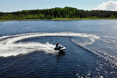 Brauciens ar “RS Noma” ūdens motociklu