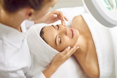 Greznā “Premium Glow” procedūra mirdzošai sejas ādai