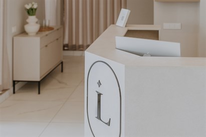 Skropstu laminēšana un krāsošana salonā “LUMIDERMA”
