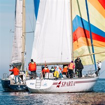 Jahtas kruīzs 35 personām – baudiet atpūtu uz “Sparta” un “DHU HEARTACH” klāja