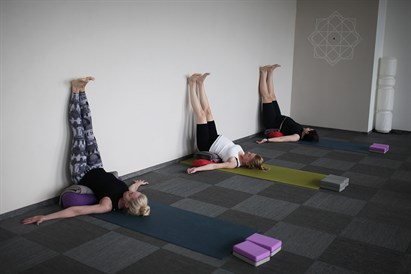 Joga grūtniecēm “Labo sajūtu laboratorijā”