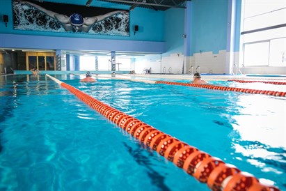 Relaksācija baseina un SPA atpūtas zonā