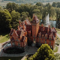 Izlaušanās istaba „Zaļā meža melnie stāsti” Jaunmoku pilī