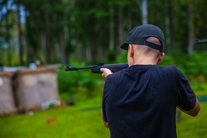 Šaušana ar pneimatiskajām šautenēm un pistolēm 