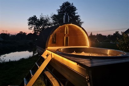 Pārvietojamā pirts un kubls ar piegādi – svētkiem un atpūtai