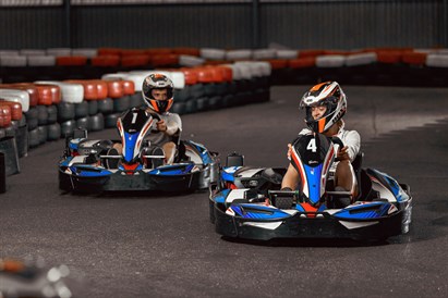 Izaiciniet viens otru “Biķernieku kartinga hallē”