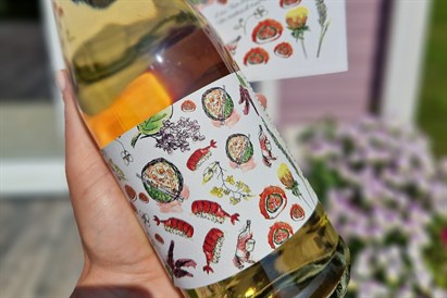 “Berga vīns” degustācija draugiem un etiķetes dizaina kopīga radīšana