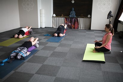 Joga grūtniecēm “Labo sajūtu laboratorijā”