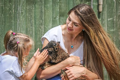 Izjāde ģimenei zirgu sētā Ķekavā