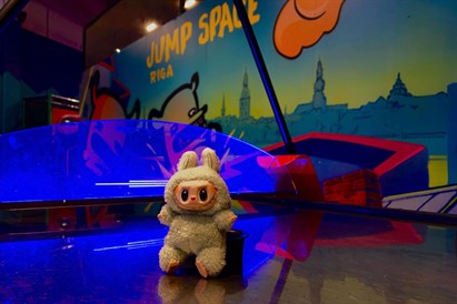 “Jump Space” ballīte ar 100 pankūciņām un “Labubu” īpašo dāvanu