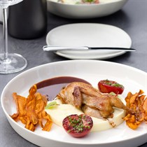 Trīs kārtu “slow food” vakariņas diviem restorānā “Monist” Palangā