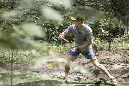 Disku golfs ģimenei – brīvdabas atpūta Mežaparkā vai Zaķusalā