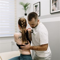 Pirmreizēja konsultācija ar fizioterapeitu centrā “EV FizioFIT”