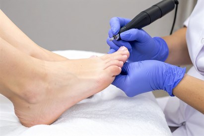 Pilna pēdu aprūpe pie podologa “RE.NEW” estētiskās medicīnas klīnikā