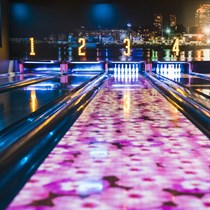 Šaflbords un boulinga spēle “O'Learys”