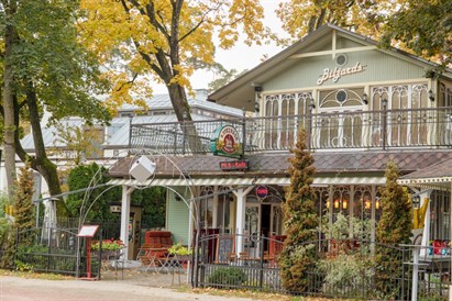 Garda maltīte un biljarda spēle “Tavernā pie Kļavas”