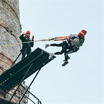 Neaizmirstams adrenalīna pilns piedzīvojums diviem – Ropejumping lēciens