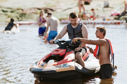 Brauciens ar ūdens motociklu vai pūsli Ķīšezerā