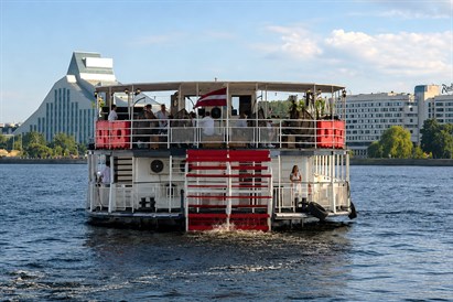 Rīgas panorāma diviem ar atpūtas kuģīti “MISISIPI”