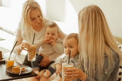 Lattes randiņš diviem kafejnīcā “Ezīša Kofīšops”