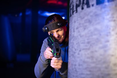 Lāzertaga ballītes Juglas iekštelpu parkā