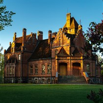 Romantiska atpūta un nakts Jaunmoku pils muižas ēkā