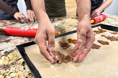 Sirsnīga piparkūku cepšanas meistarklase darbnīcā “Makss un Morics”