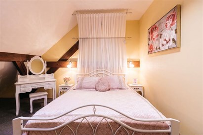 Romantiska atpūta un nakts Jaunmoku pils muižas ēkā