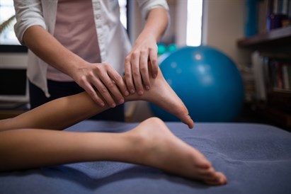 Fizioterapeita konsultācija klīnikā “Grand Medical”