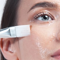 Skābju pīlings sejai estētiskās kosmetoloģijas studijā "BODY LAB 2012"