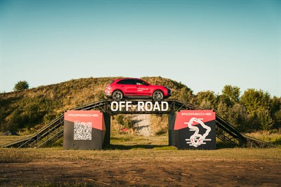 Porsche bezceļu piedzīvojuma brauciens