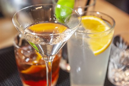 “Riga Gin Laboratory” lielisko kokteiļu pagatavošanas meistarklase