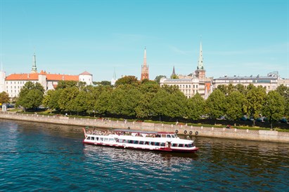 VASARAS PIEDĀVĀJUMS | Rīgas panorāmas reiss ar kuģīti "Vecrīga"