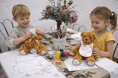 Rotaļu lācīša radīšanas darbnīca bērniem