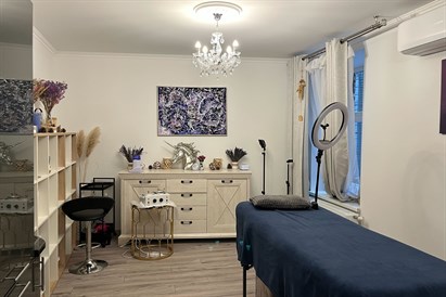 Liftinga skaistuma rituāls sejai un kaklam ar relaksējošu galvas masāžu