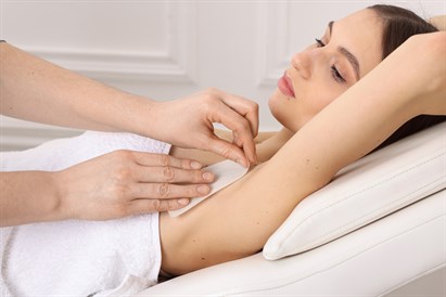 Maiga vaksācija ar silto vasku salonā “Activ&Spa” Rīgā  