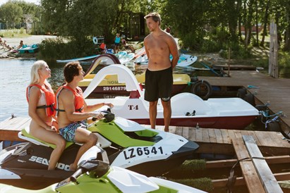 Pāru izklaide ar ūdens motociklu Ķīšezerā