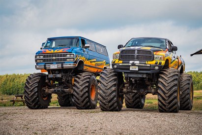 “Monster Truck” pret “Monster Bus” – izmēģini abus!