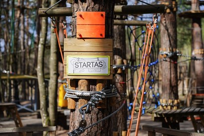 Izklaide piedzīvojumu parkā „UNO Park“ Druskininkos