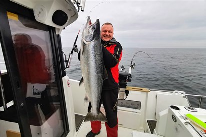 Lašu zveja Baltijas jūrā gida vadībā