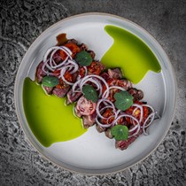 Romantiskas vakariņas sveču gaismā Vecrīgā