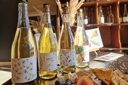 “Berga vīns” degustācija draugiem un etiķetes dizaina kopīga radīšana