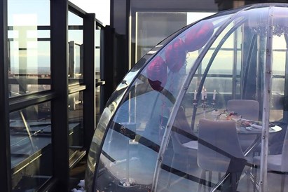 “Skyhouse Igloo” maltīte kompānijai līdz 6 personām Filozofu Rezidences 23. stāvā