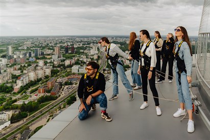 Pastaiga pa Viļņas TV torņa malu 170 m augstumā