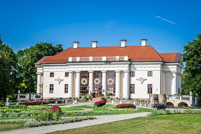 Romantiska divvientulība Pakrojas muižā