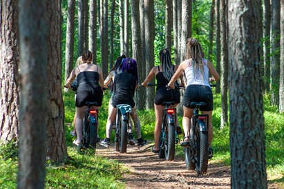 Brauciens ar elektrovelosipēdu Carnikavā