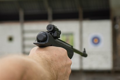 Ieroču izmēģināšana aktīvās atpūtas centrā “Akoti”